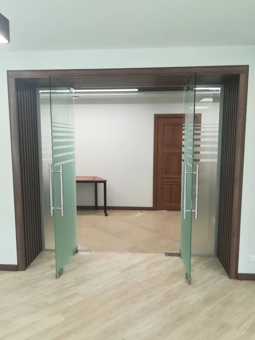 How Atlanta's Weather Affects Your Commercial Glass and What You Can Do About It