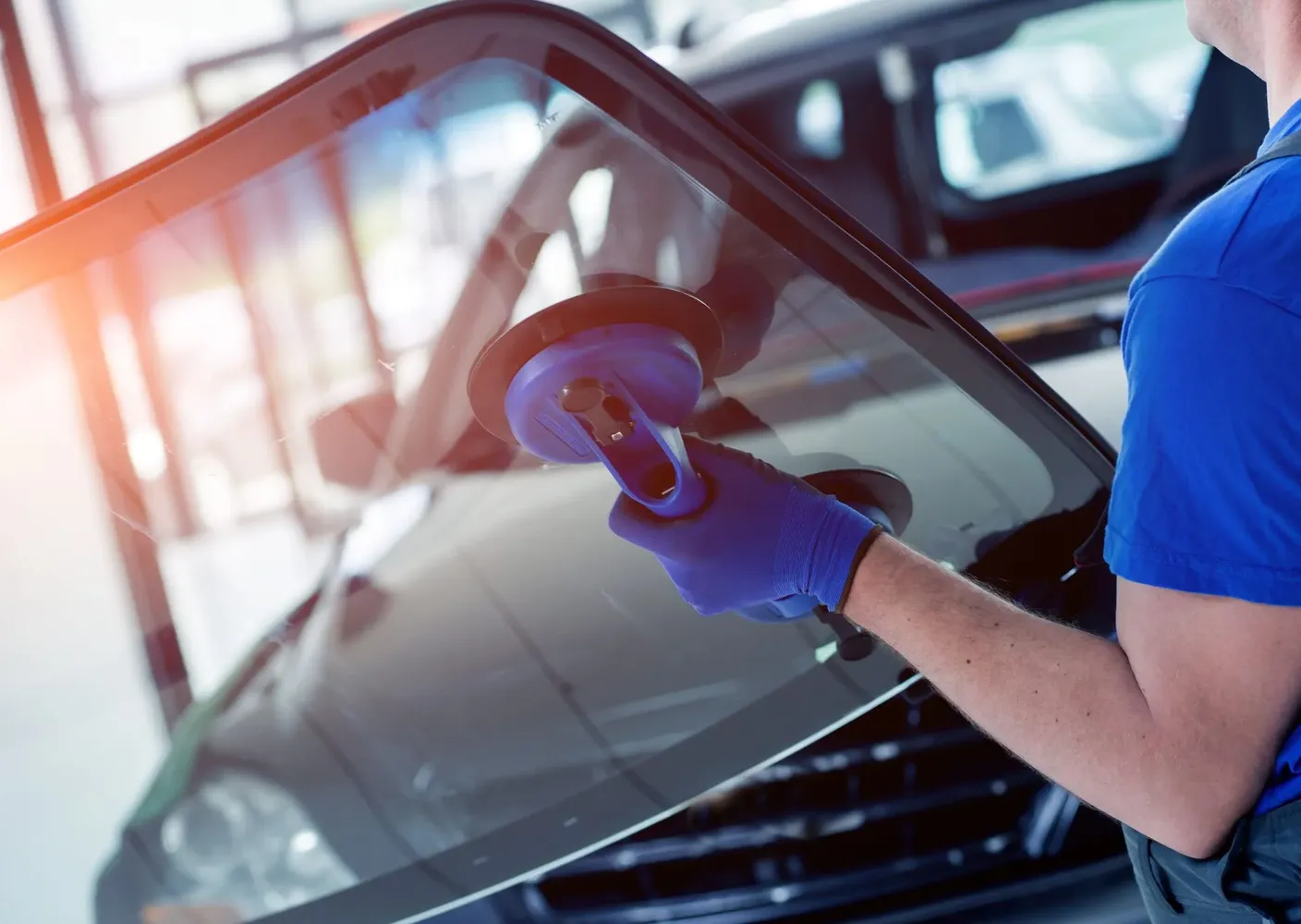 Mobile windshield replacement service