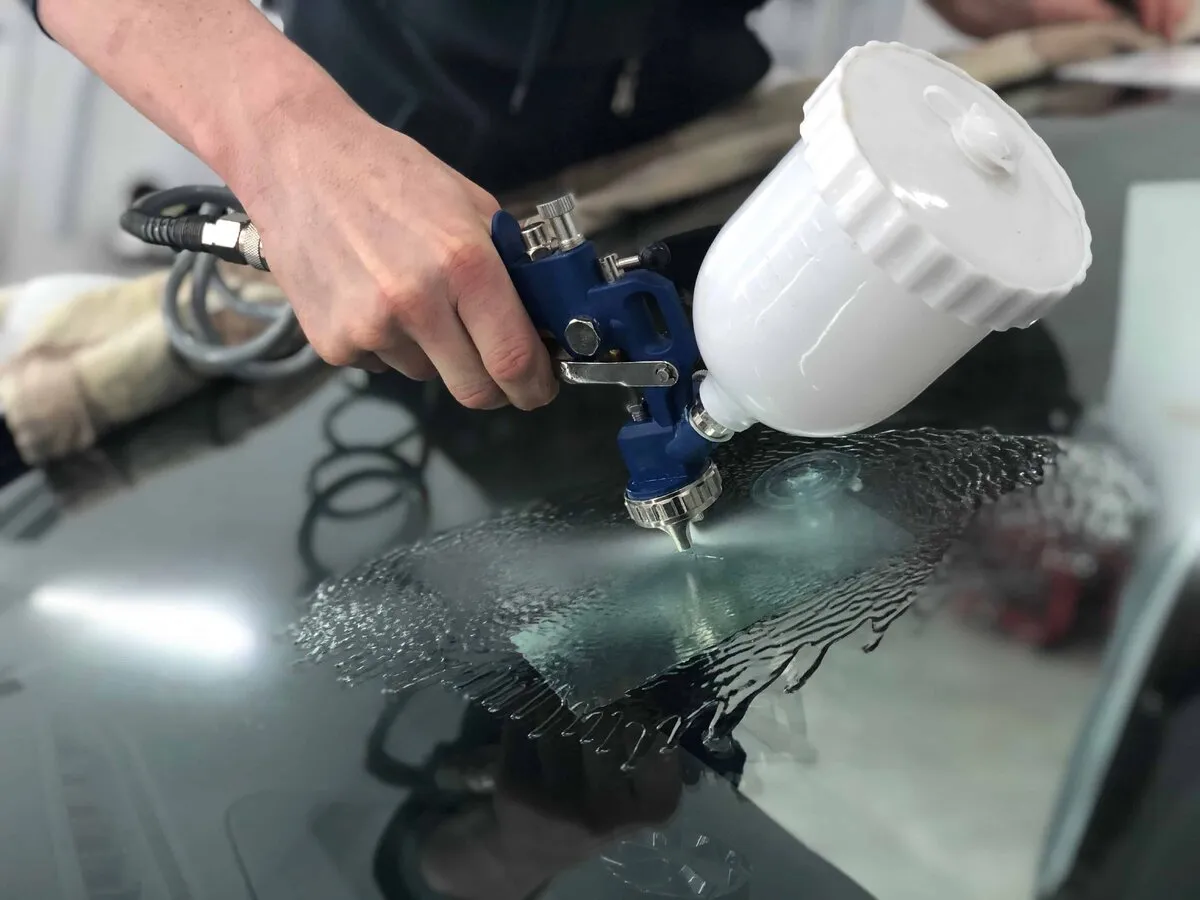 Why choose Glass Inc for emergency windshield repair and replacement?